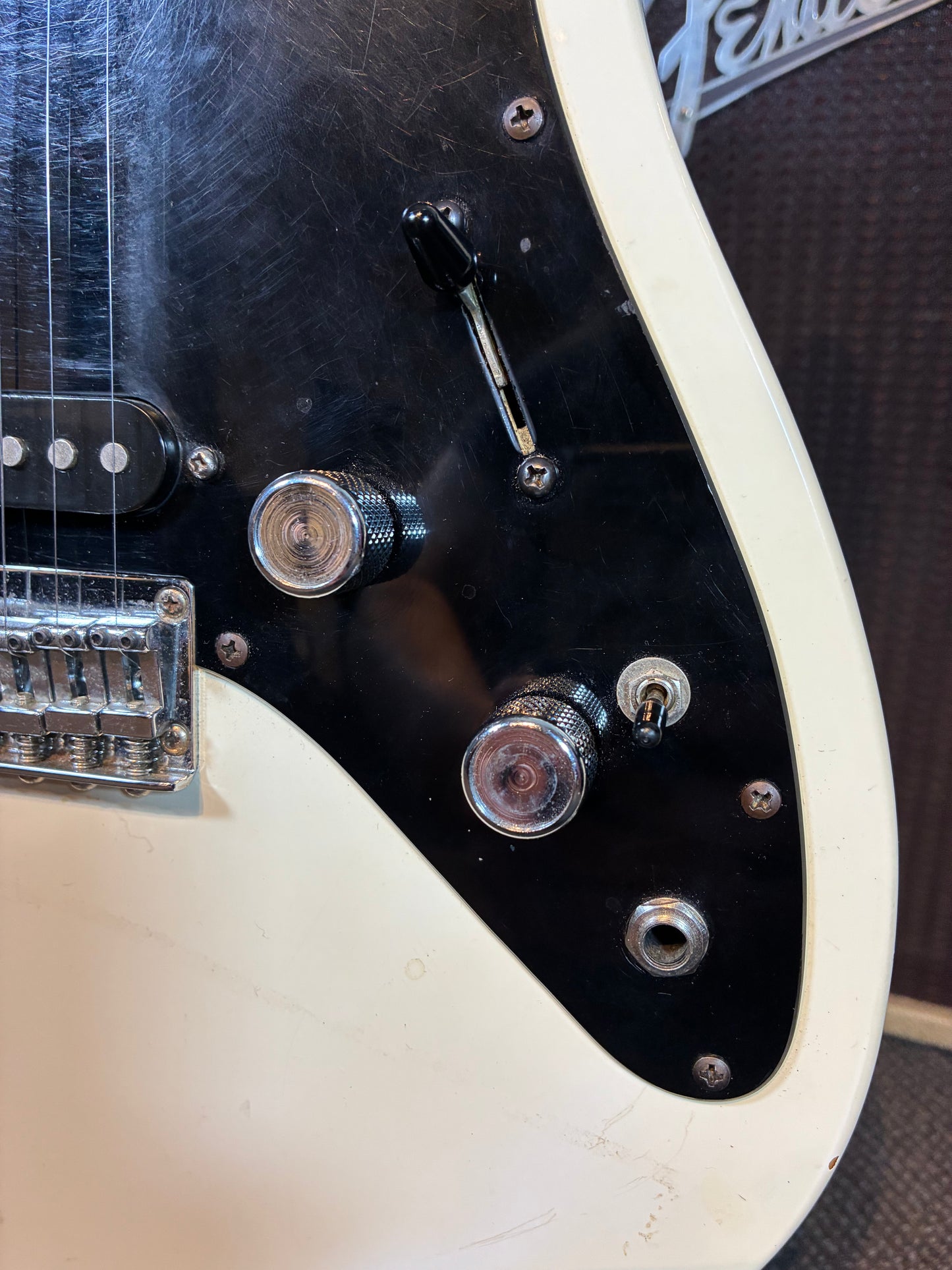 Series A Electric Guitar w/Gig Bag - White (Used)