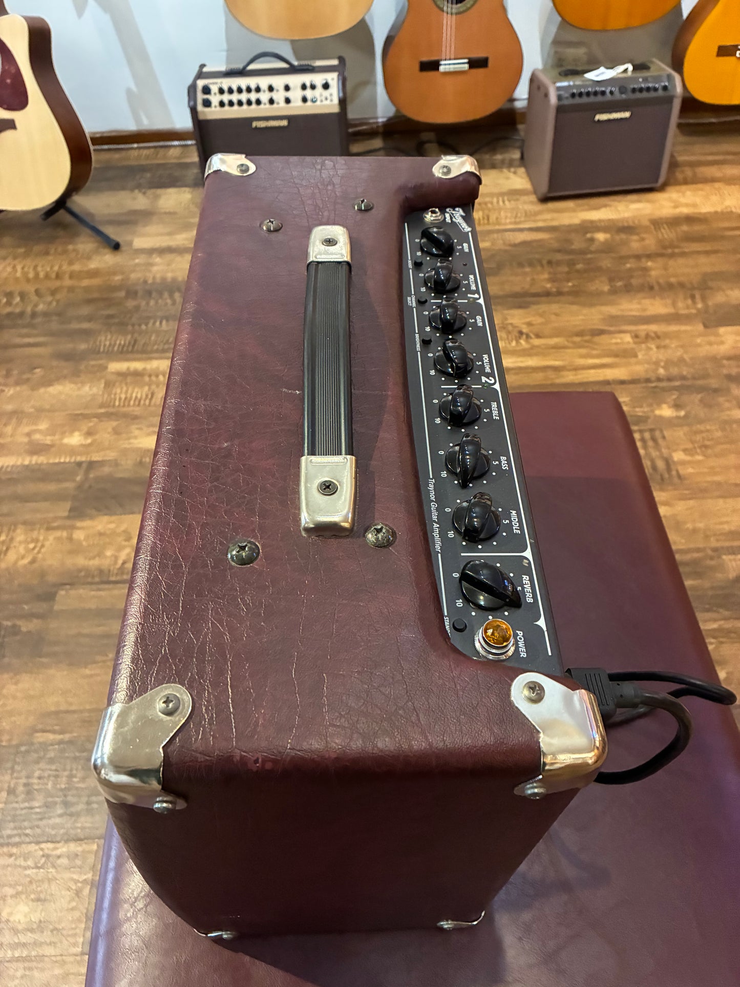 Traynor YCV20WR Custom Valve 1x12" 15w Guitar Combo - Wine Red (Used)