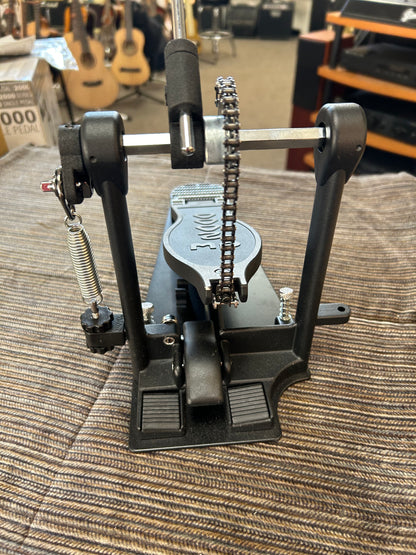 DW 2000 Single Kick Pedal (Demo)