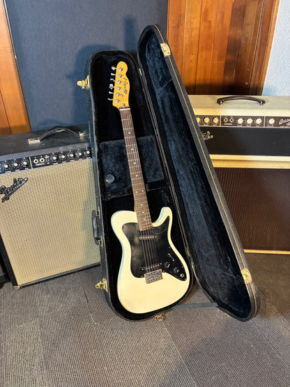 Series A Electric Guitar w/Case - White (Used)