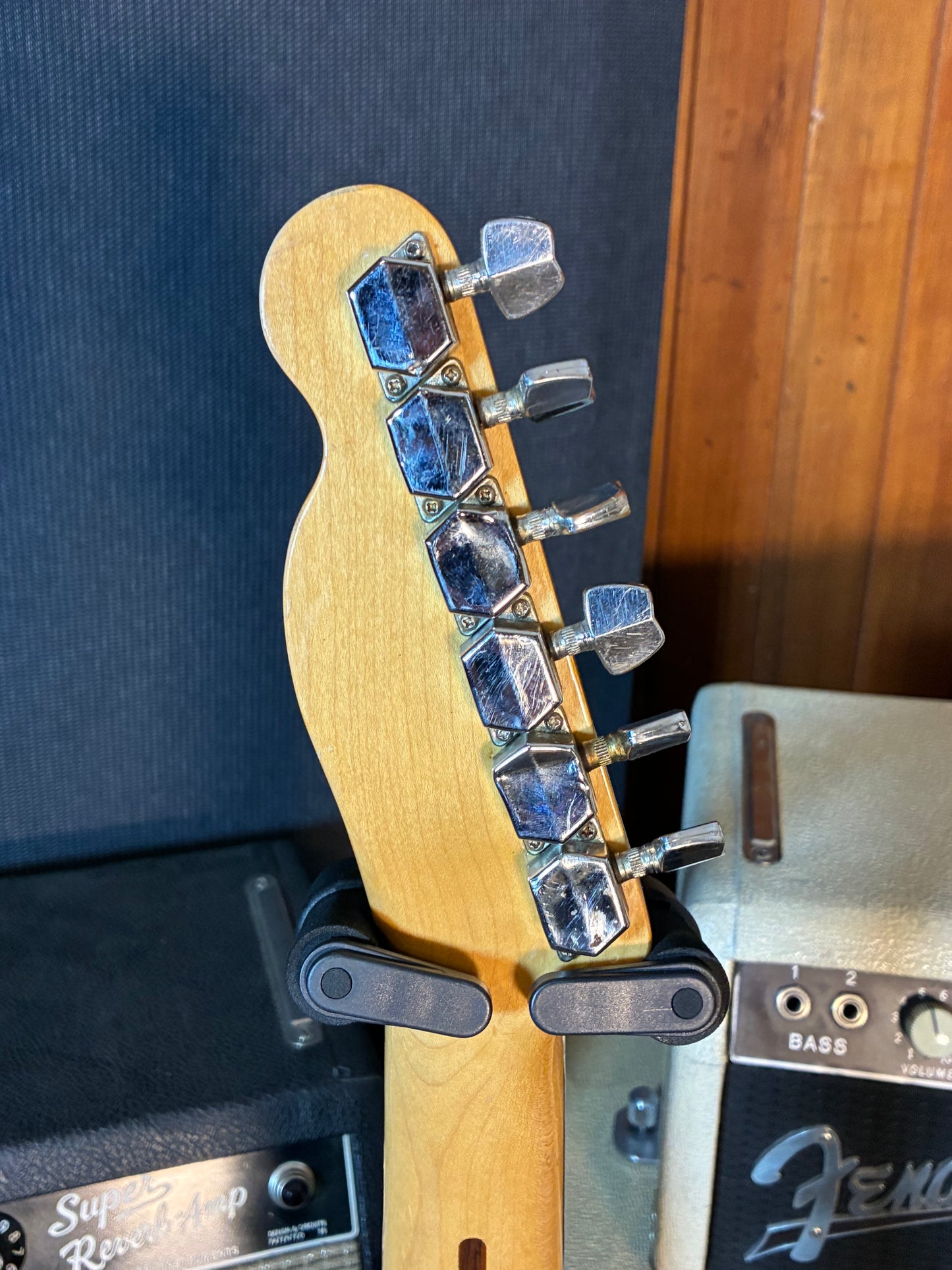 Series A Electric Guitar w/Case - White (Used)