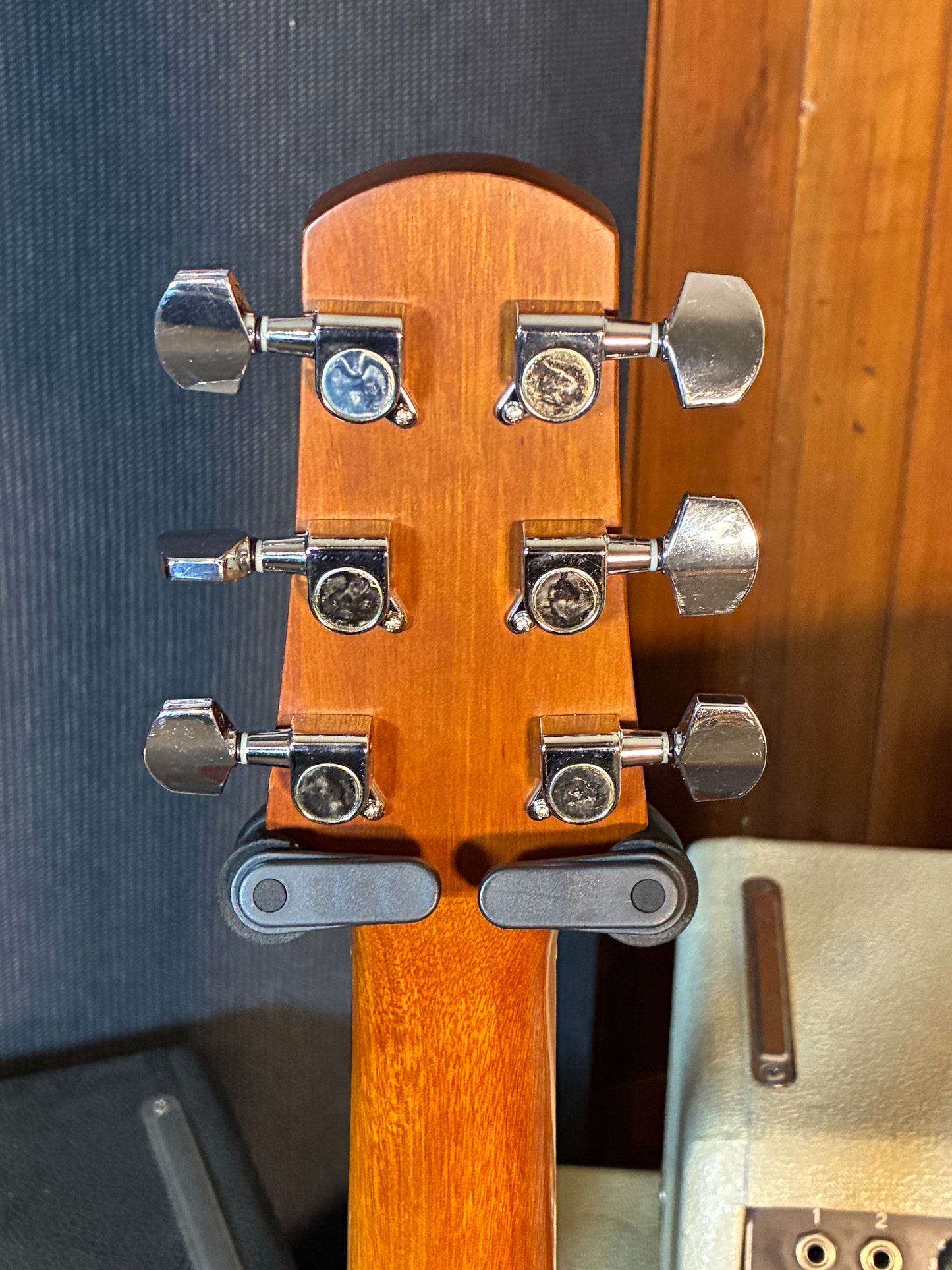 Walden Natura D570 Dreadnought Acoustic Guitar (Used)