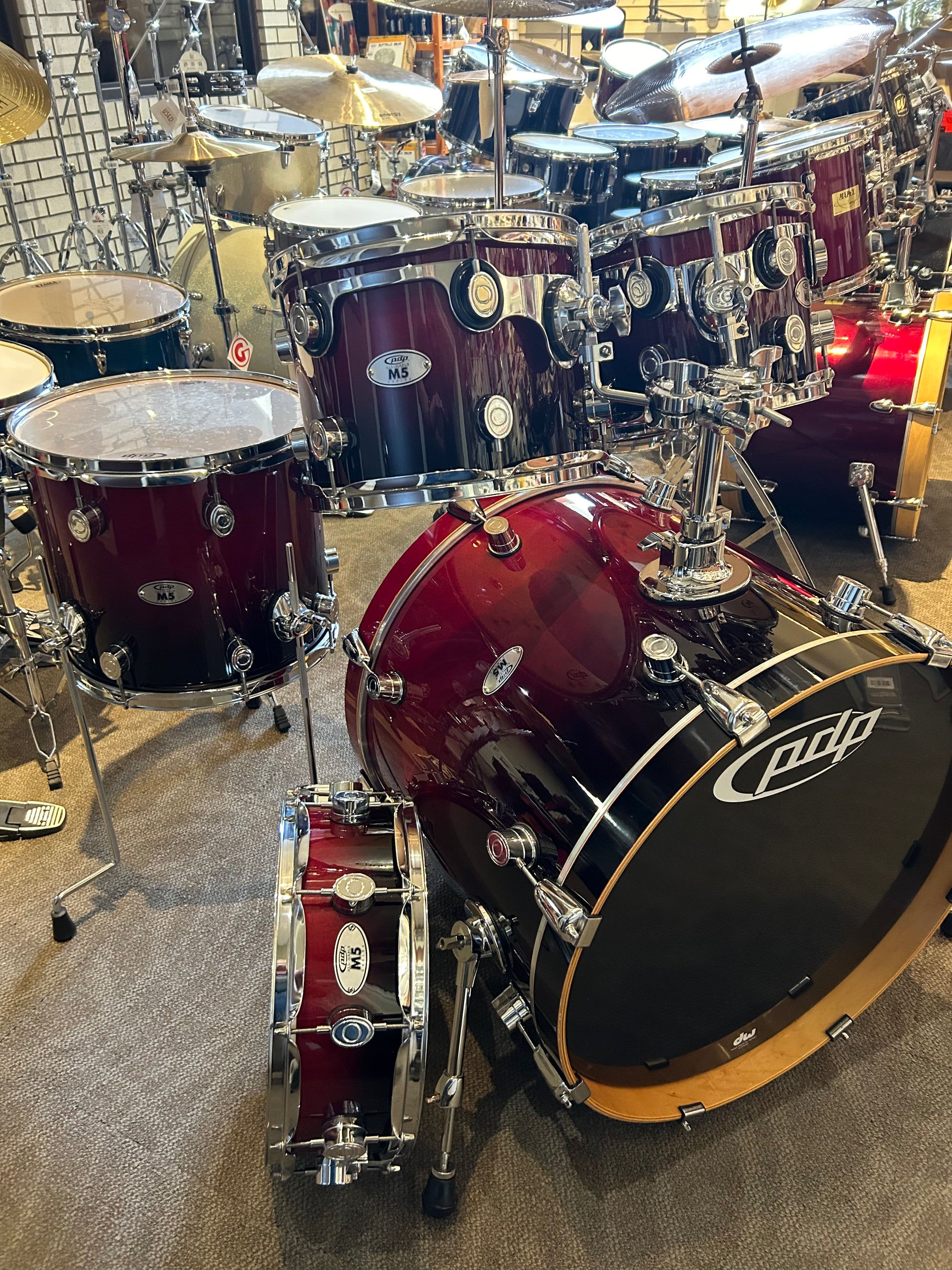 pdp m5 tobacco burst by DW Bass Drum 22in and a matching 5.5x14 snare drum PDP M5 Drum Kit review