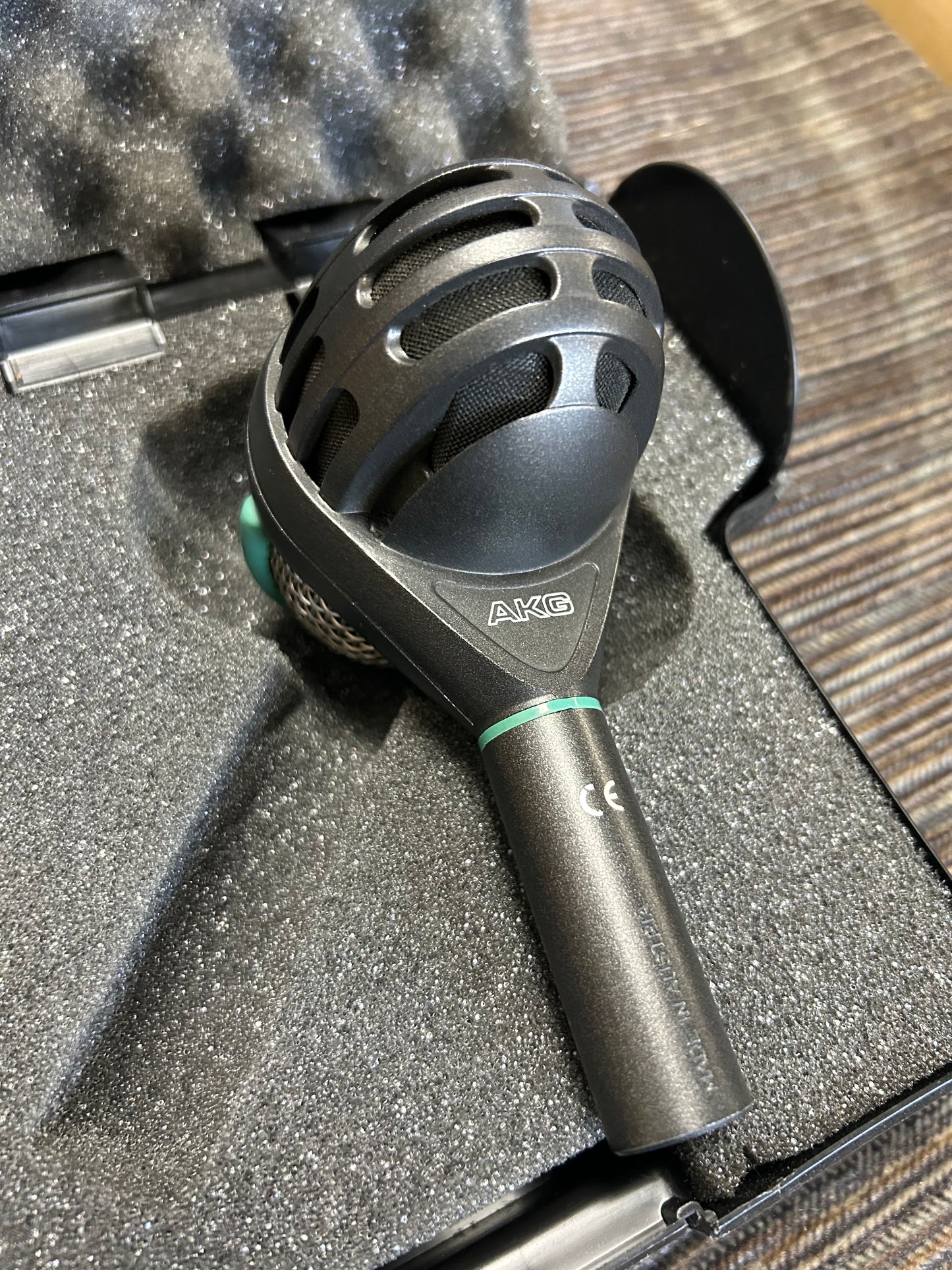 AKG D112 Dynamic Microphone w/Case & Clip (Late 1980's - Early 1990's)