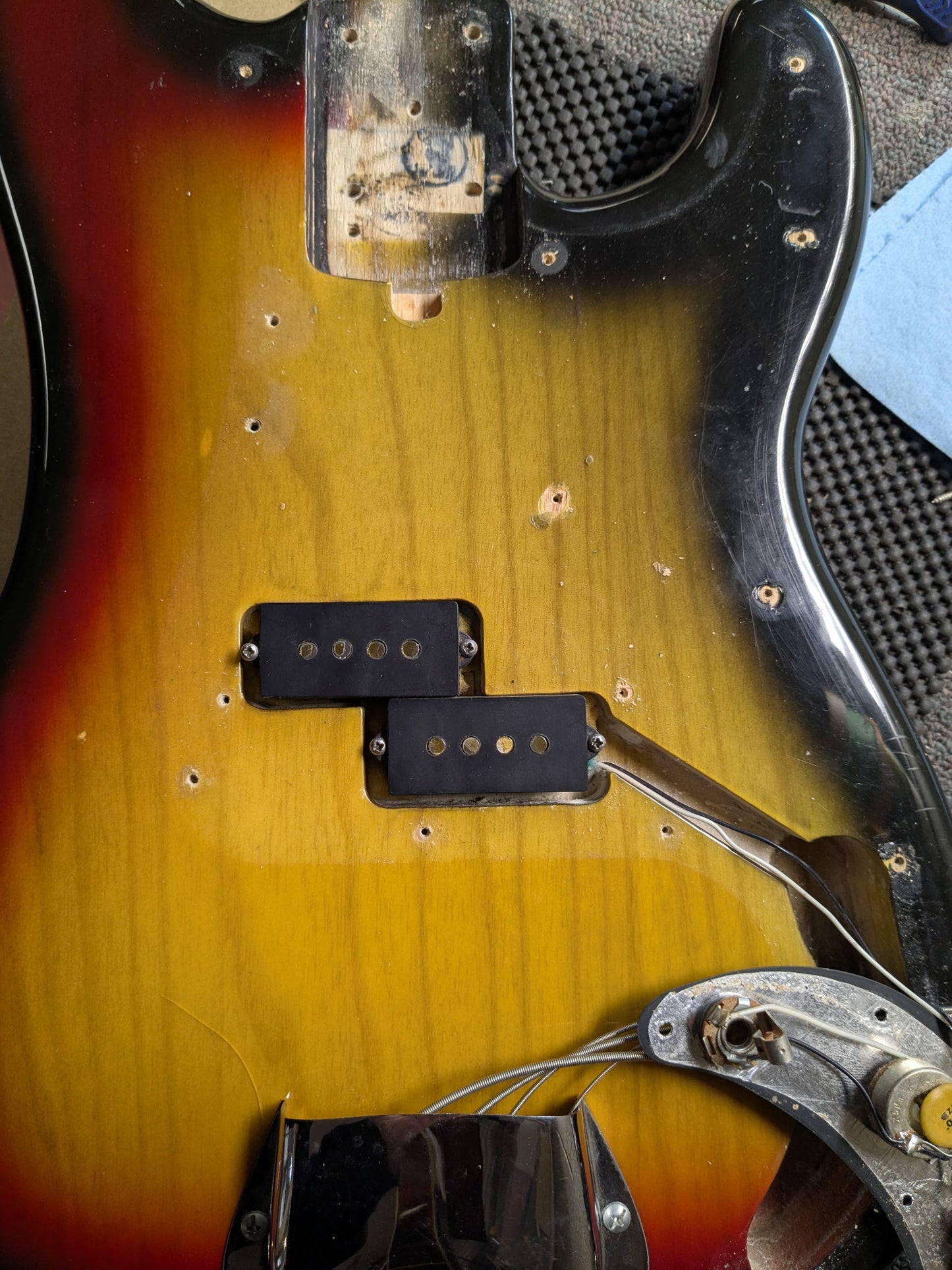 Fender Precision 4 String Electric Bass Guitar w/Case - Sunburst (1977)