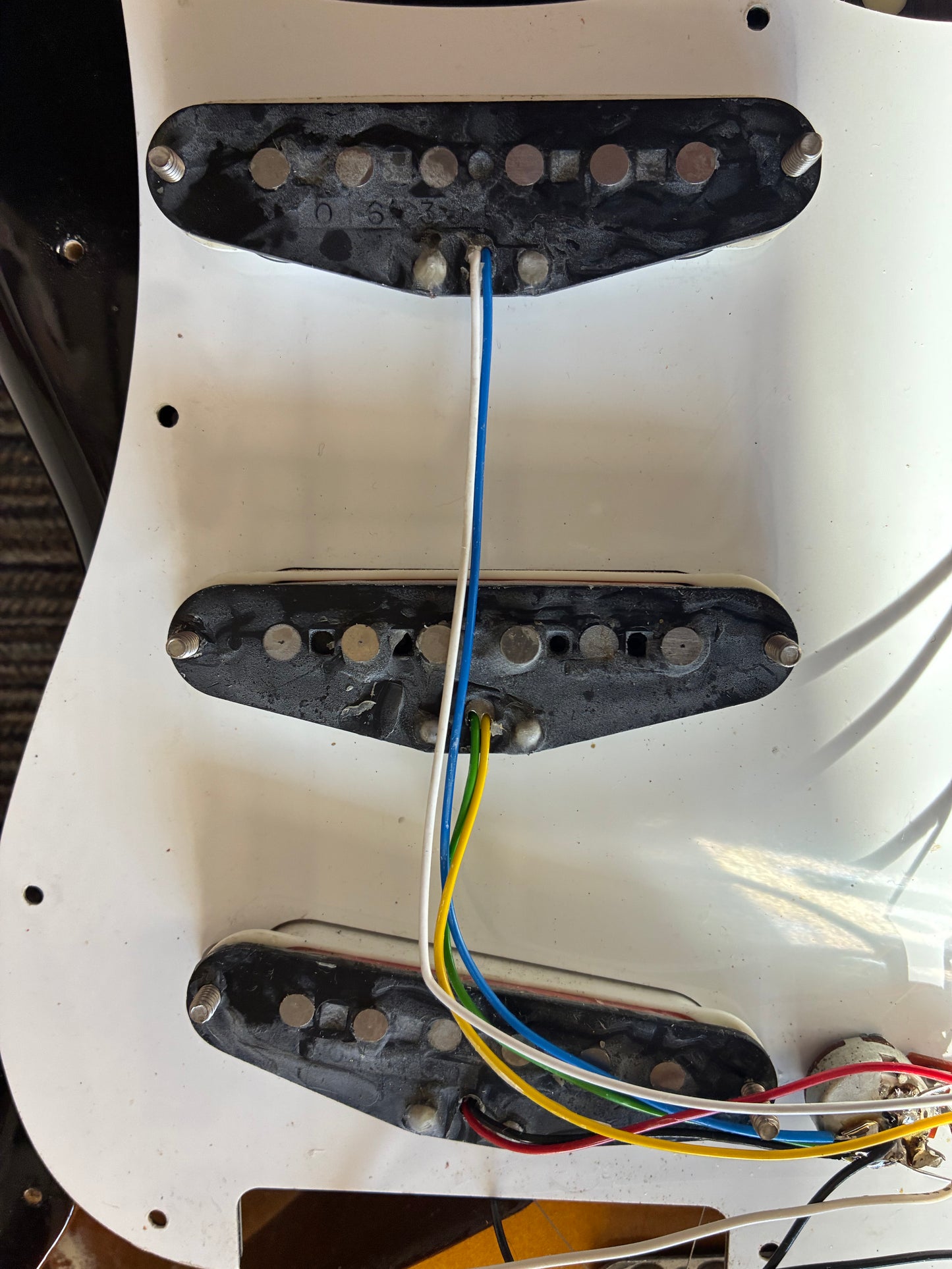 Fender Japan ST62L Left Handed Stratocaster w/Case - 3-Tone Sunburst  (1990's)