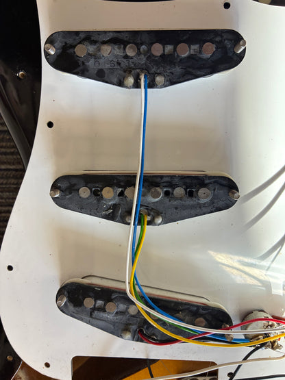 Fender Japan ST62L Left Handed Stratocaster w/Case - 3-Tone Sunburst  (1990's)