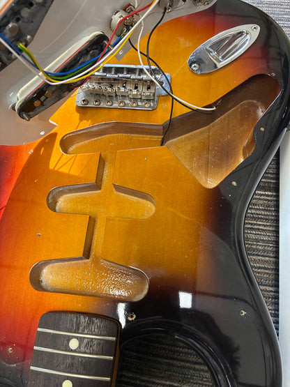 Fender Japan ST62L Left Handed Stratocaster w/Case - 3-Tone Sunburst  (1990's)