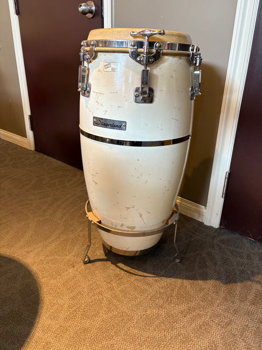 Slingerland Fiberglass Conga w/ Stand (Used)