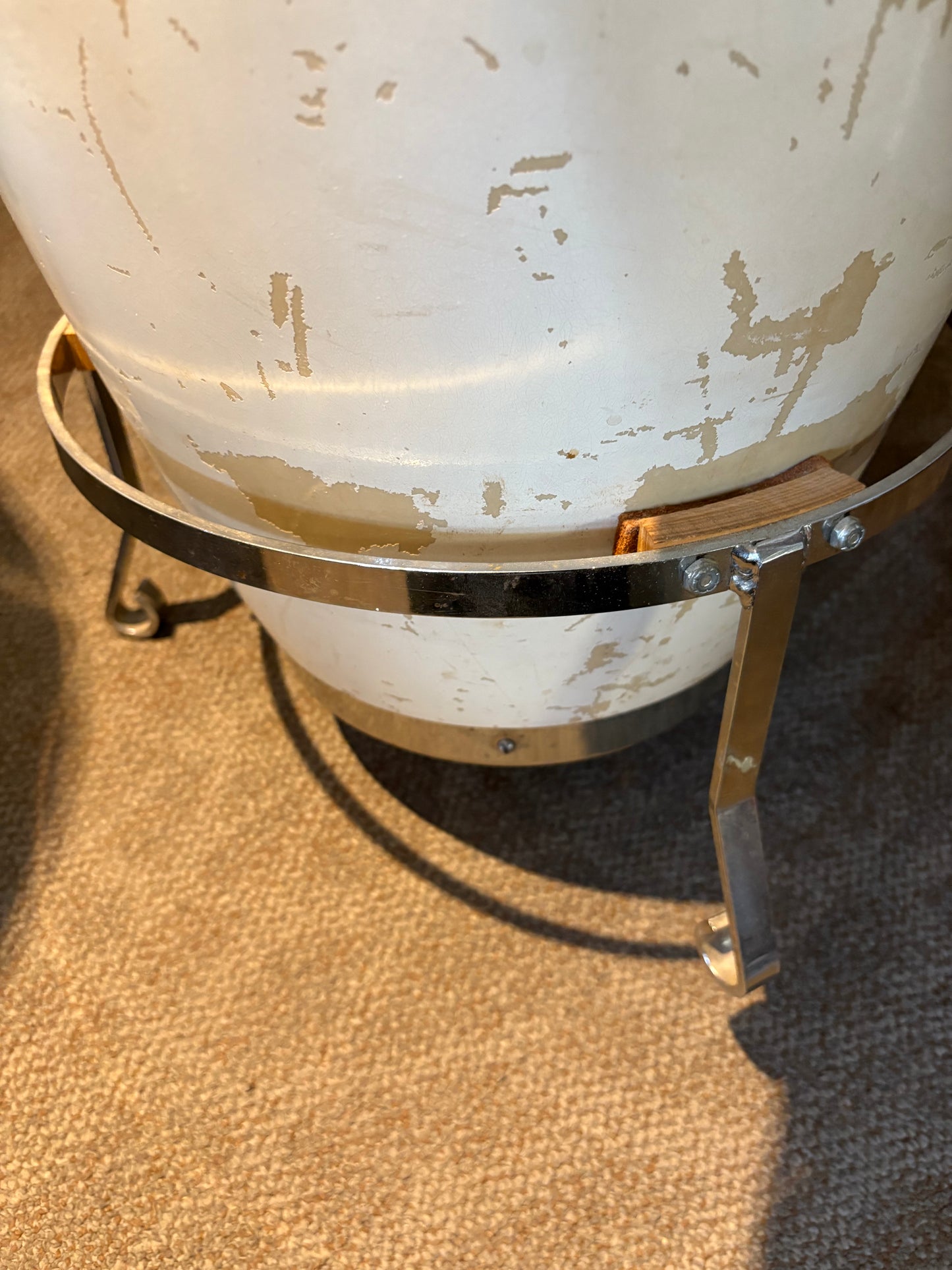 Slingerland Fiberglass Conga w/ Stand (Used)