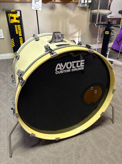 Ayotte 22"x16" Bass Drum - Ivory Lacquer (Used)
