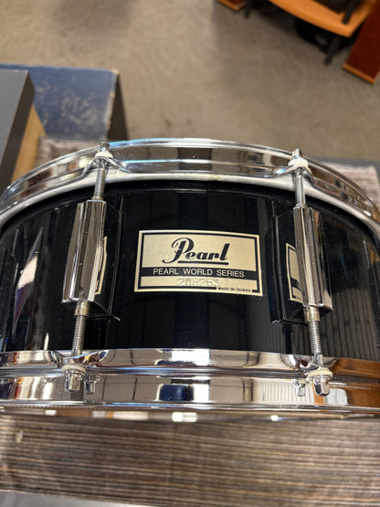 Pearl World Series 14"x5.5" Wood Snare - Piano Black Lacquer (1990's)