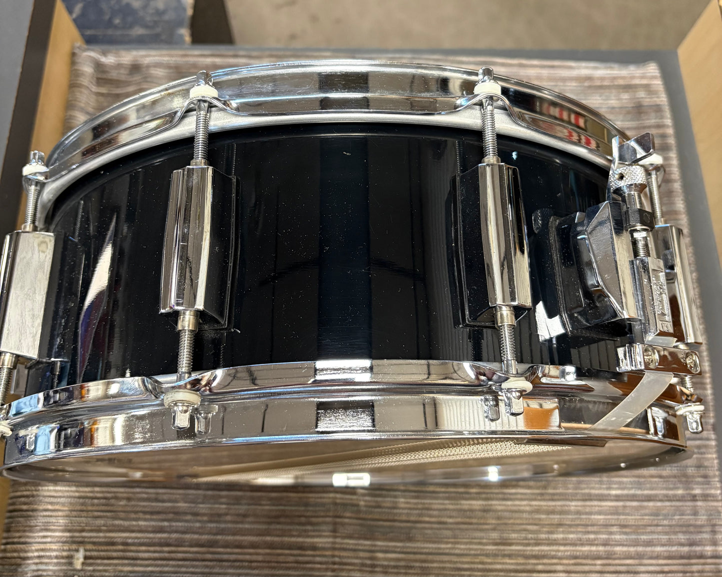 Pearl World Series 14"x5.5" Wood Snare - Piano Black Lacquer (1990's)