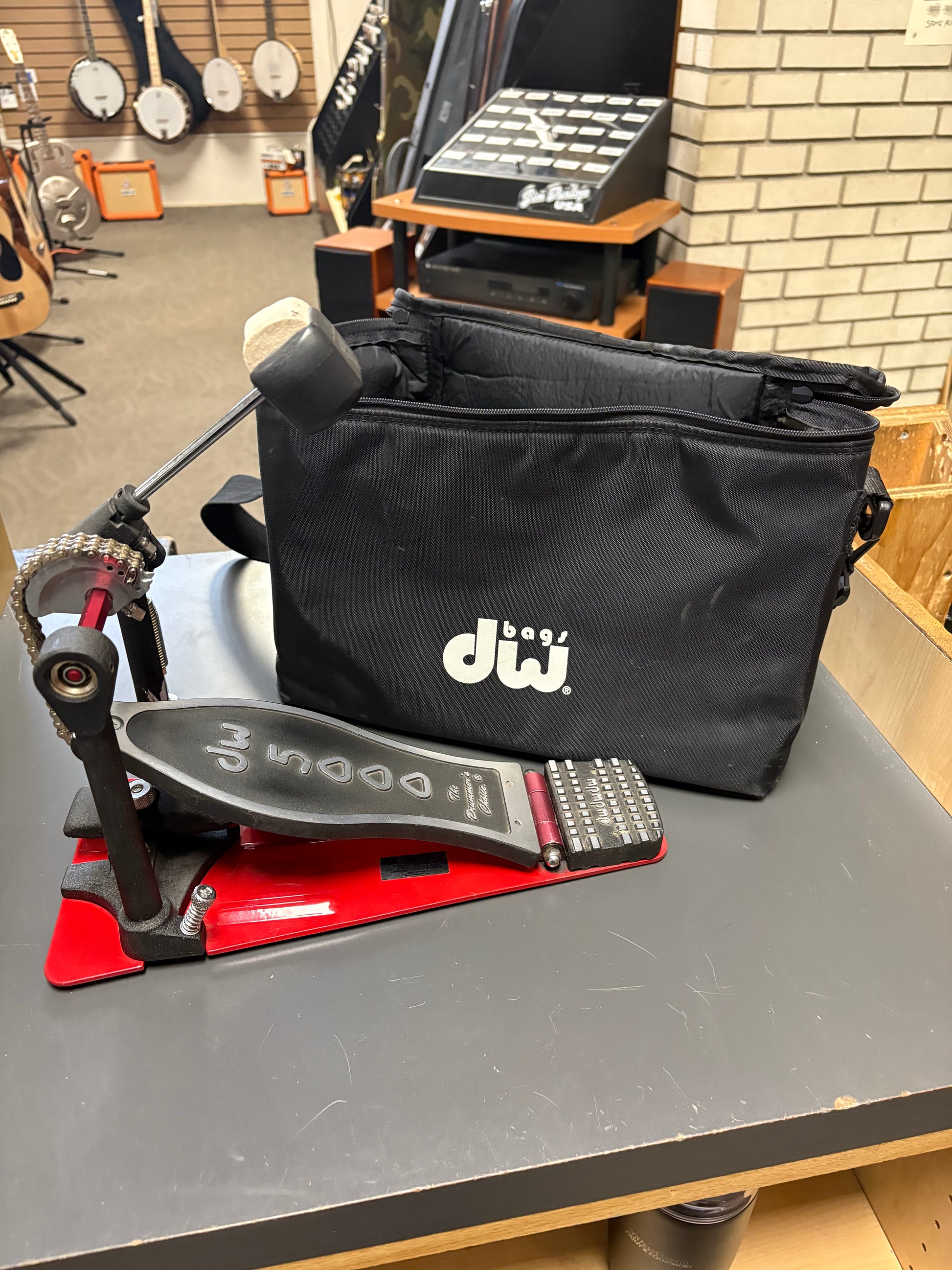 DW 5000 Single Bass Drum Pedal w/Gig Bag (Used)