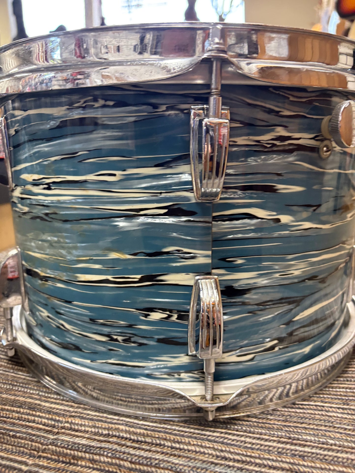 Ludwig 12"x8" Tom -  Oyster Blue Wrap (1969)