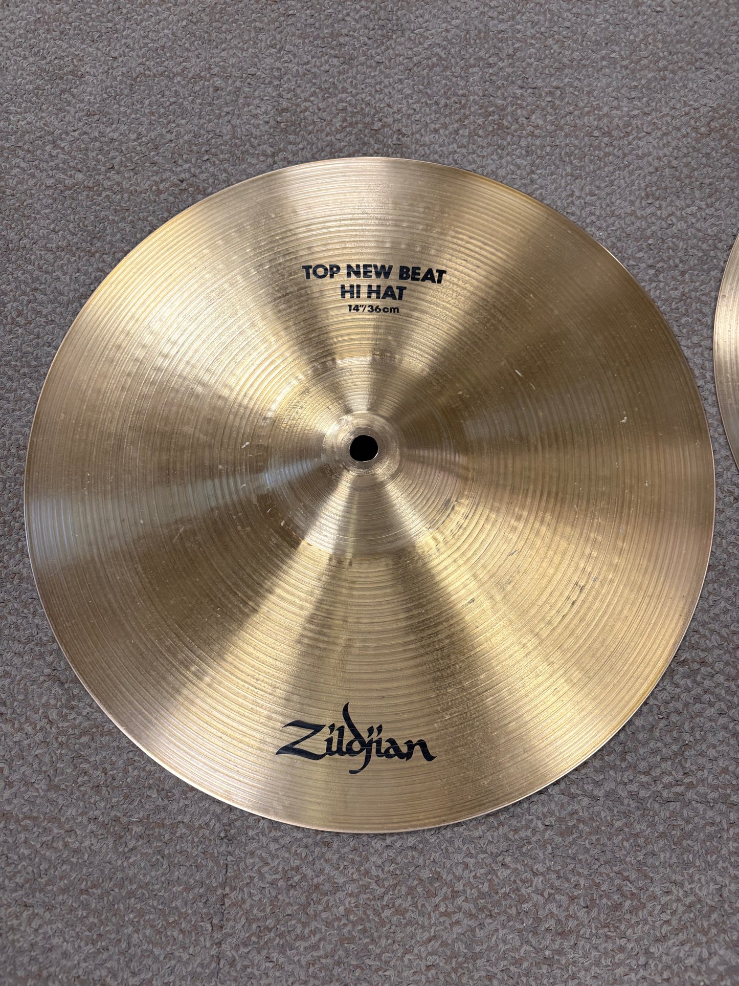 ZIldjian 14" New Beat Hi-Hat Cymbals (Used)