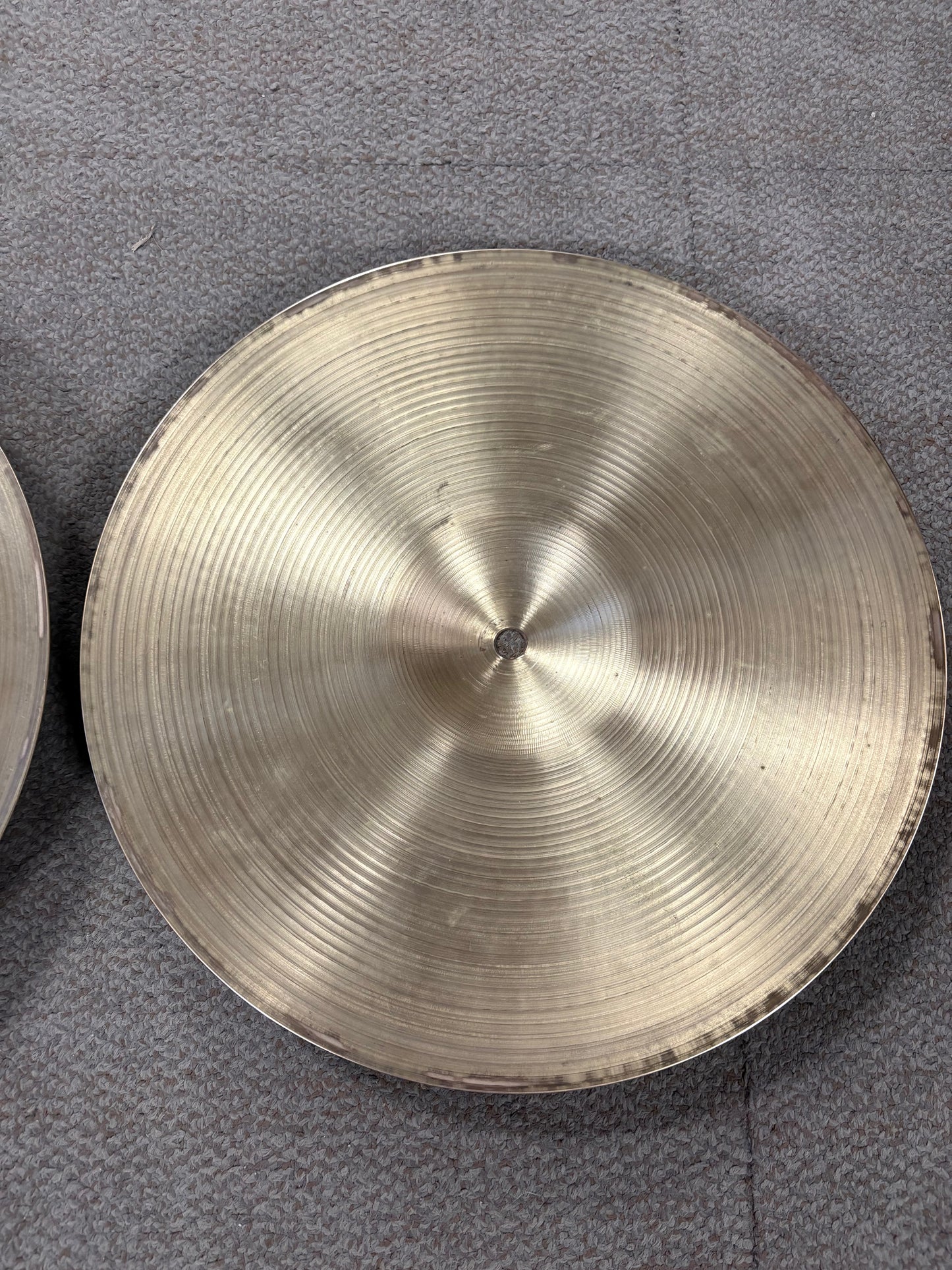 ZIldjian 14" New Beat Hi-Hat Cymbals (Used)