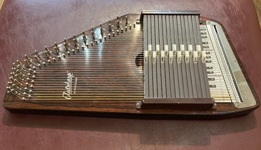 Oscar Schmidt 15 Chord Autoharp w/Case (Used)