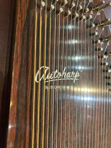 Oscar Schmidt 15 Chord Autoharp w/Case (Used)