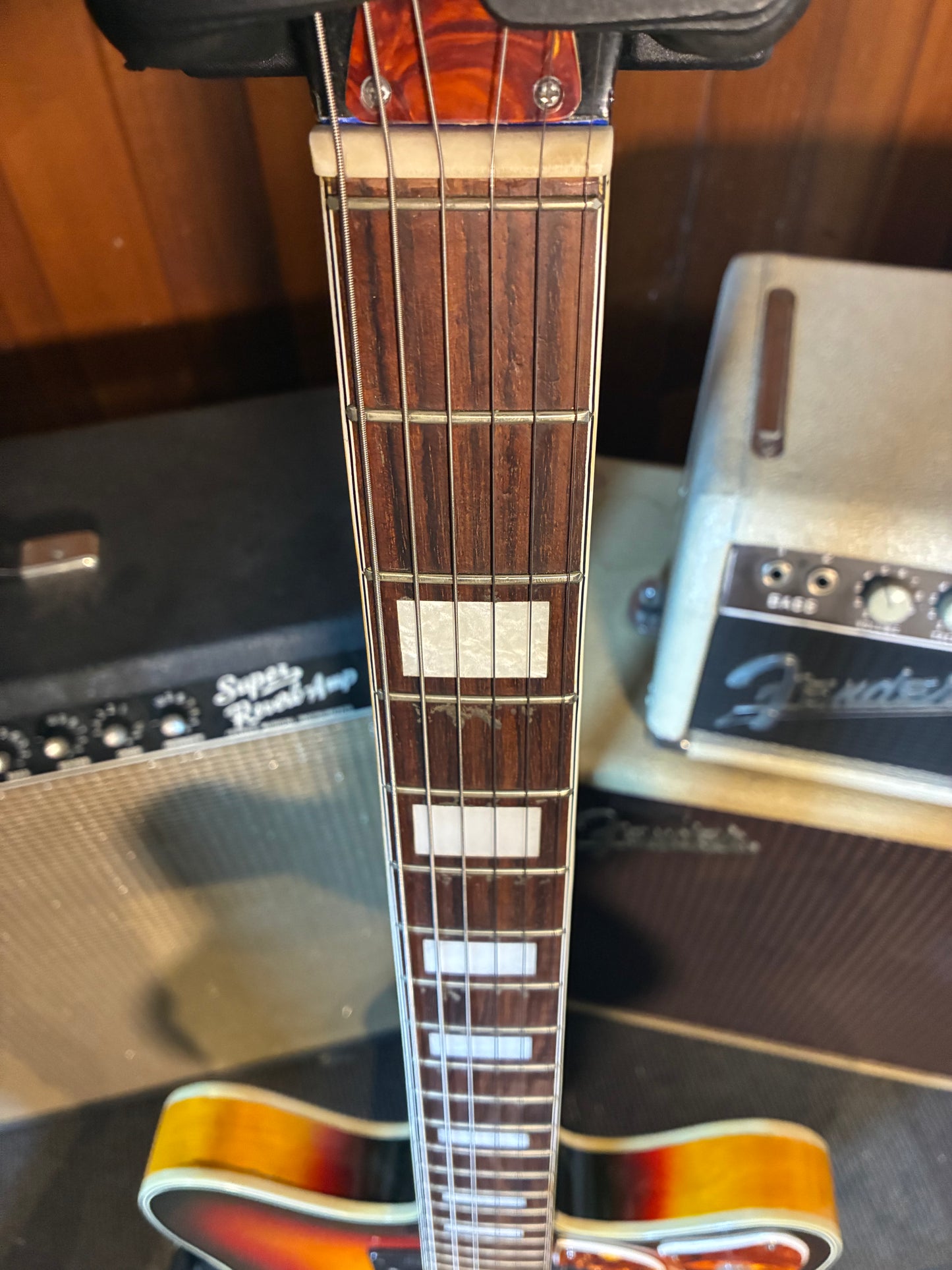 Guyatone SG-32T Hollow Body Electric Guitar (Mid 1960's - Early 1970's)