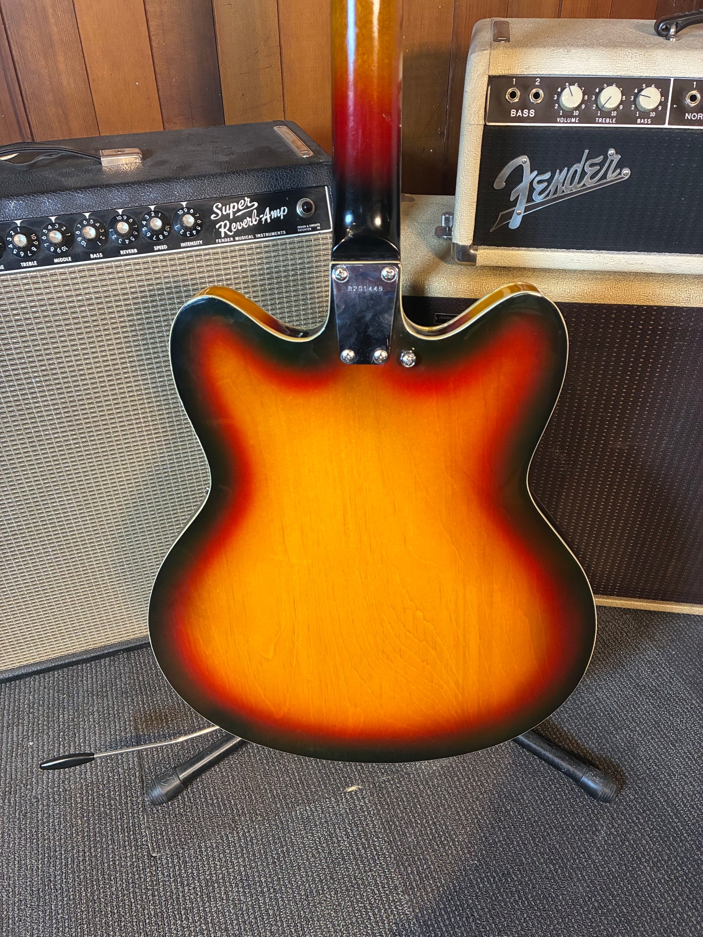 Guyatone SG-32T Hollow Body Electric Guitar (Mid 1960's - Early 1970's)