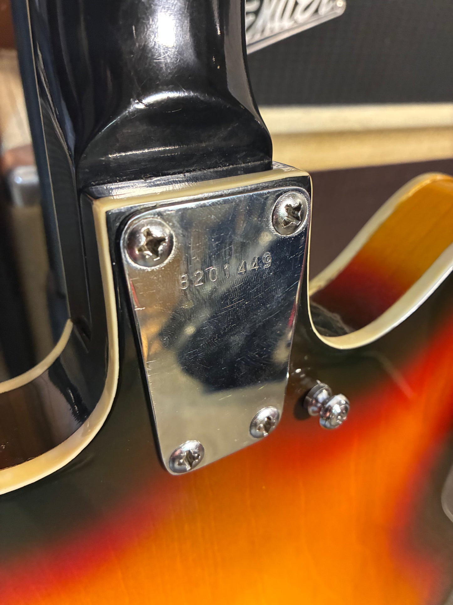 Guyatone SG-32T Hollow Body Electric Guitar (Mid 1960's - Early 1970's)