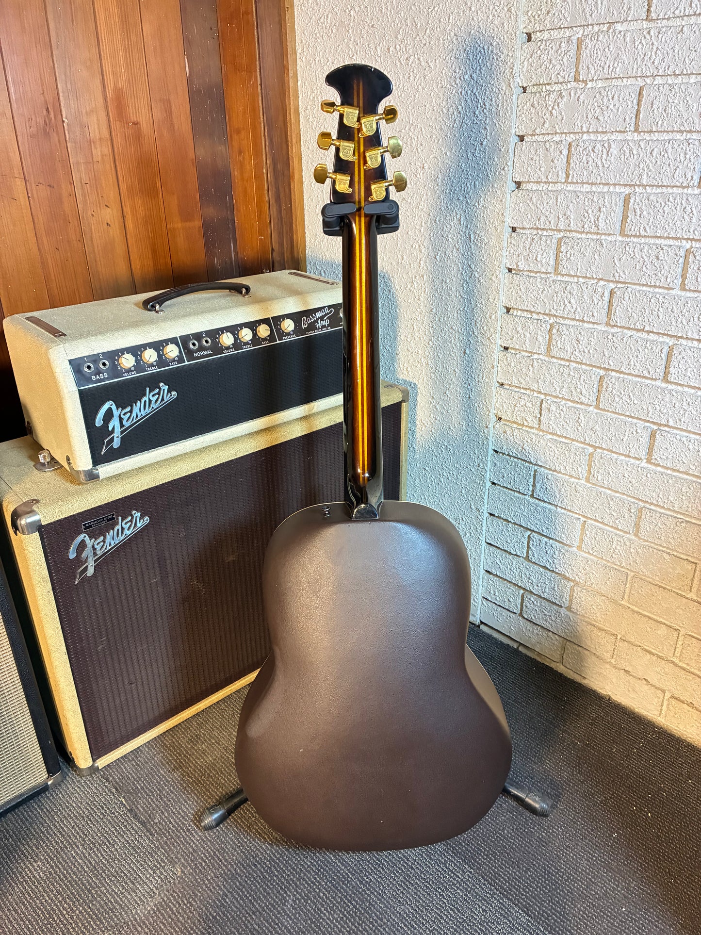Ovation 1117 Legend Acoustic Guitar w/Case (Early to Mid 1980's)