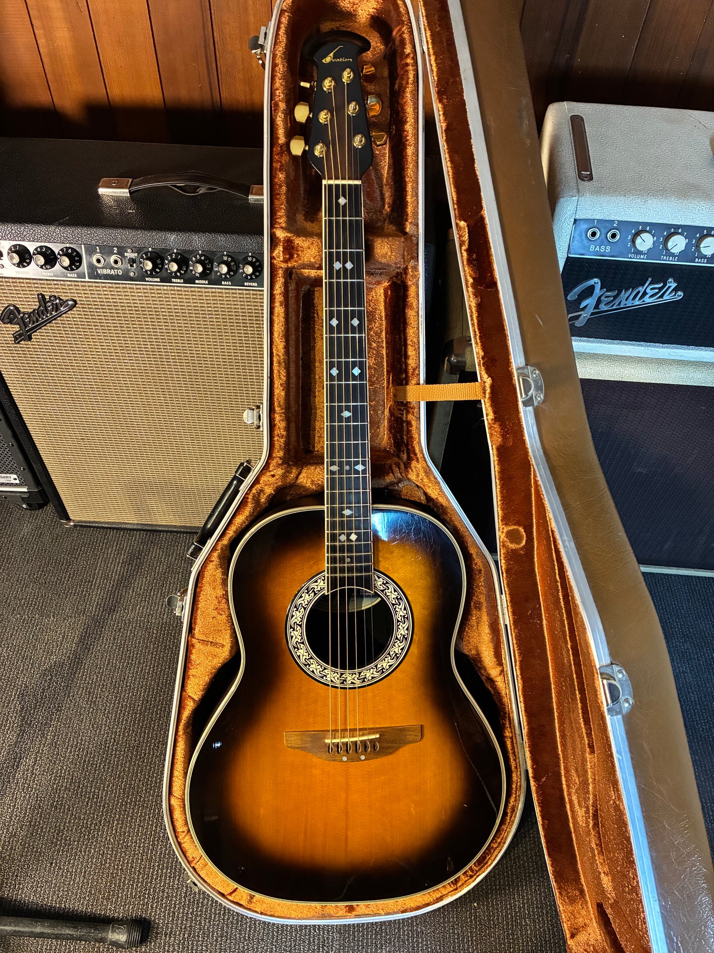 Ovation 1117 Legend Acoustic Guitar w/Case (Early to Mid 1980's)