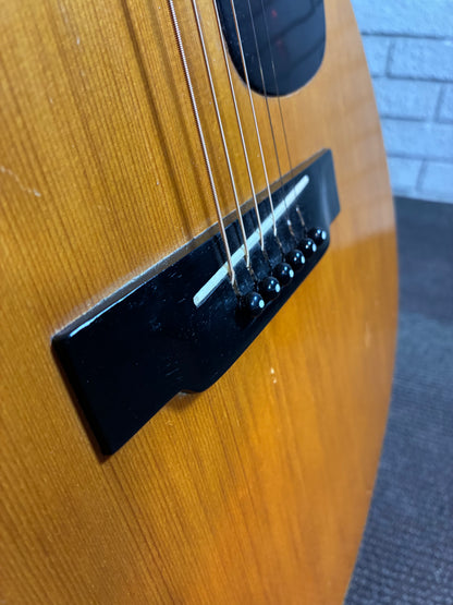 Yamaha FG-110 Folk Acoustic Guitar w/Chipboard Case (Late 1960's - Early 1970's)