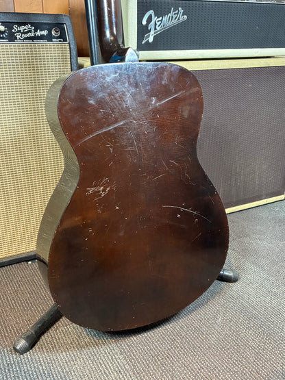 Yamaha FG-110 Folk Acoustic Guitar w/Chipboard Case (Late 1960's - Early 1970's)
