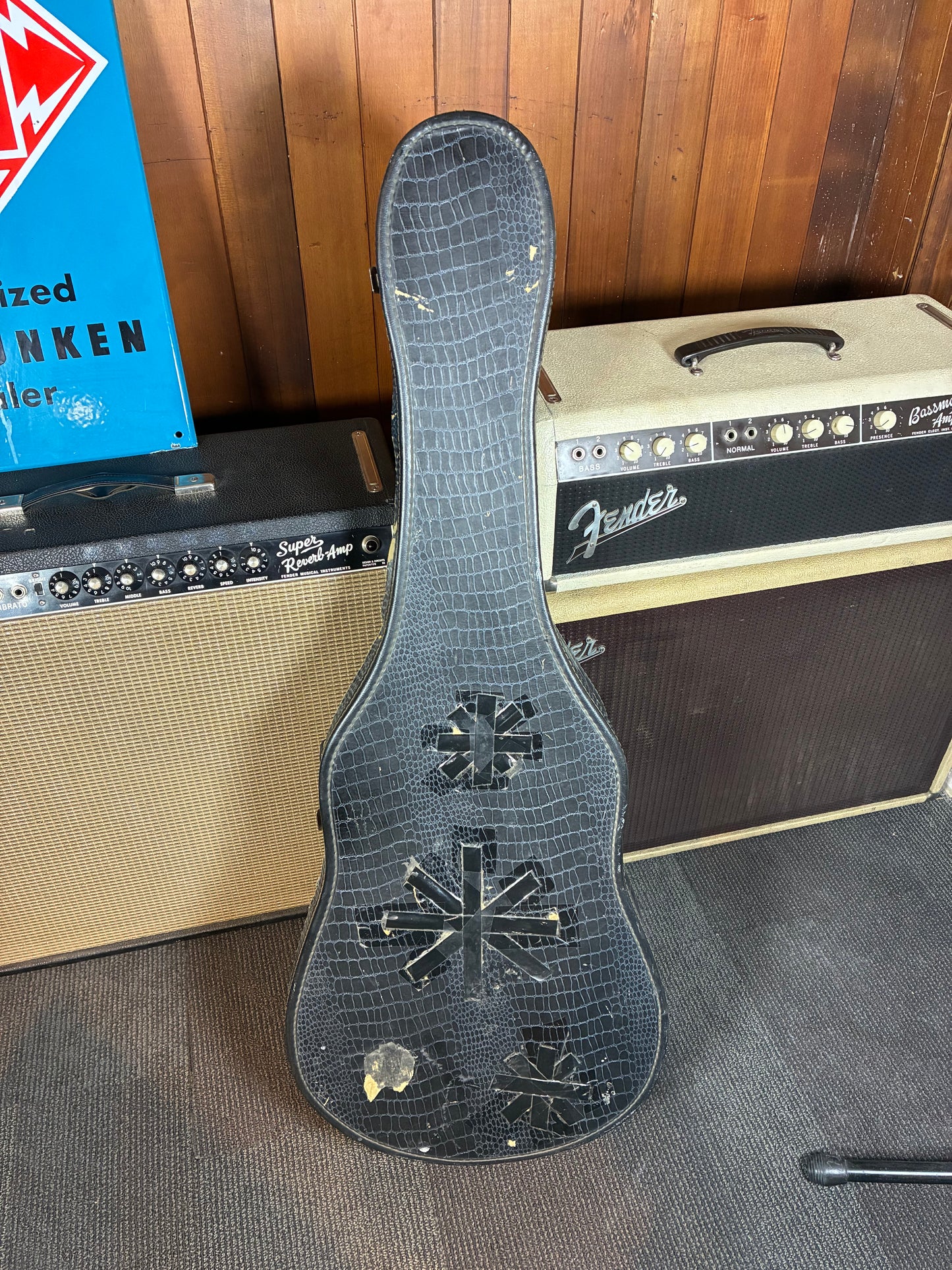 Yamaha FG-110 Folk Acoustic Guitar w/Chipboard Case (Late 1960's - Early 1970's)