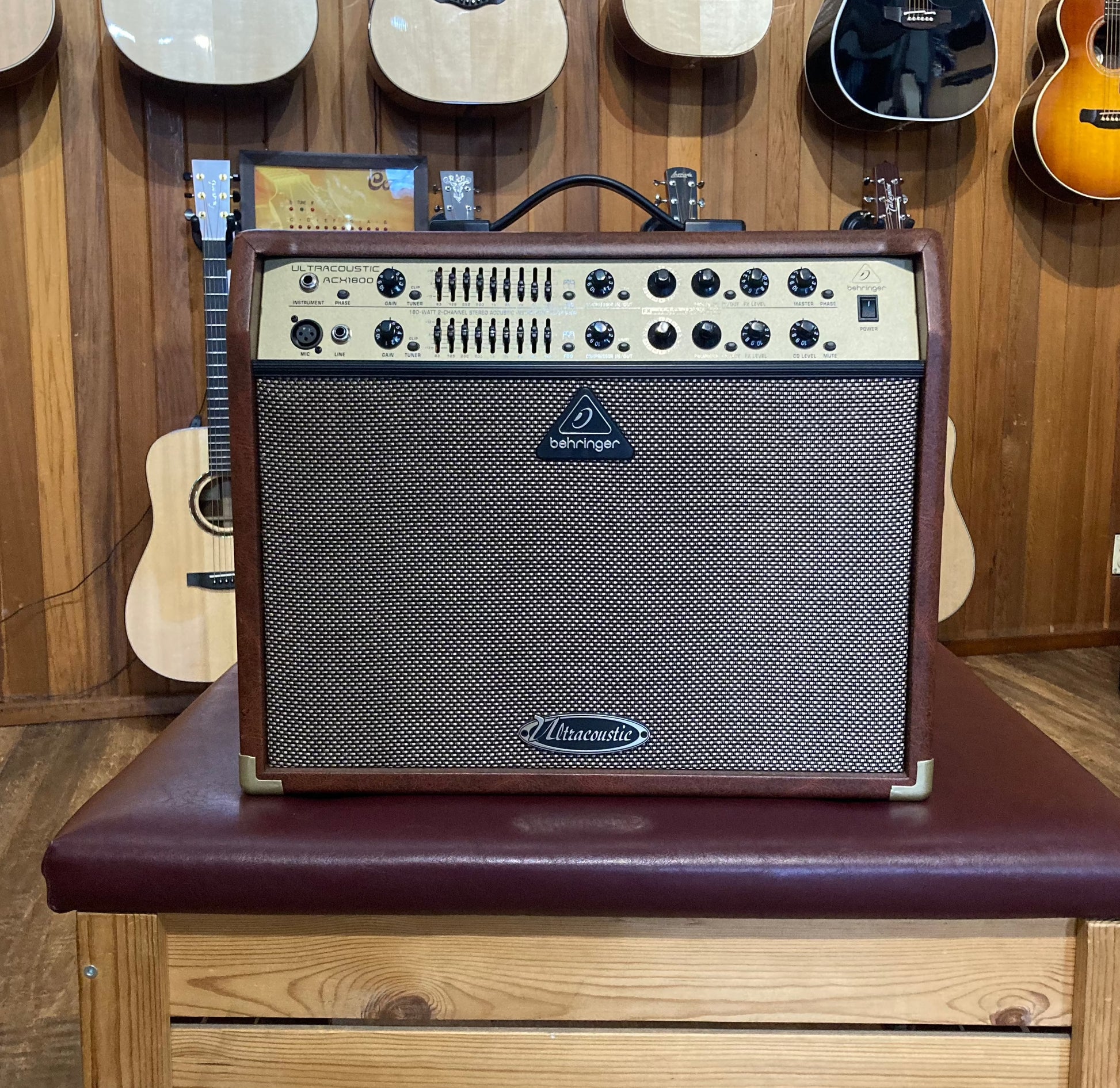 Behringer ultracoustic deals acx1800