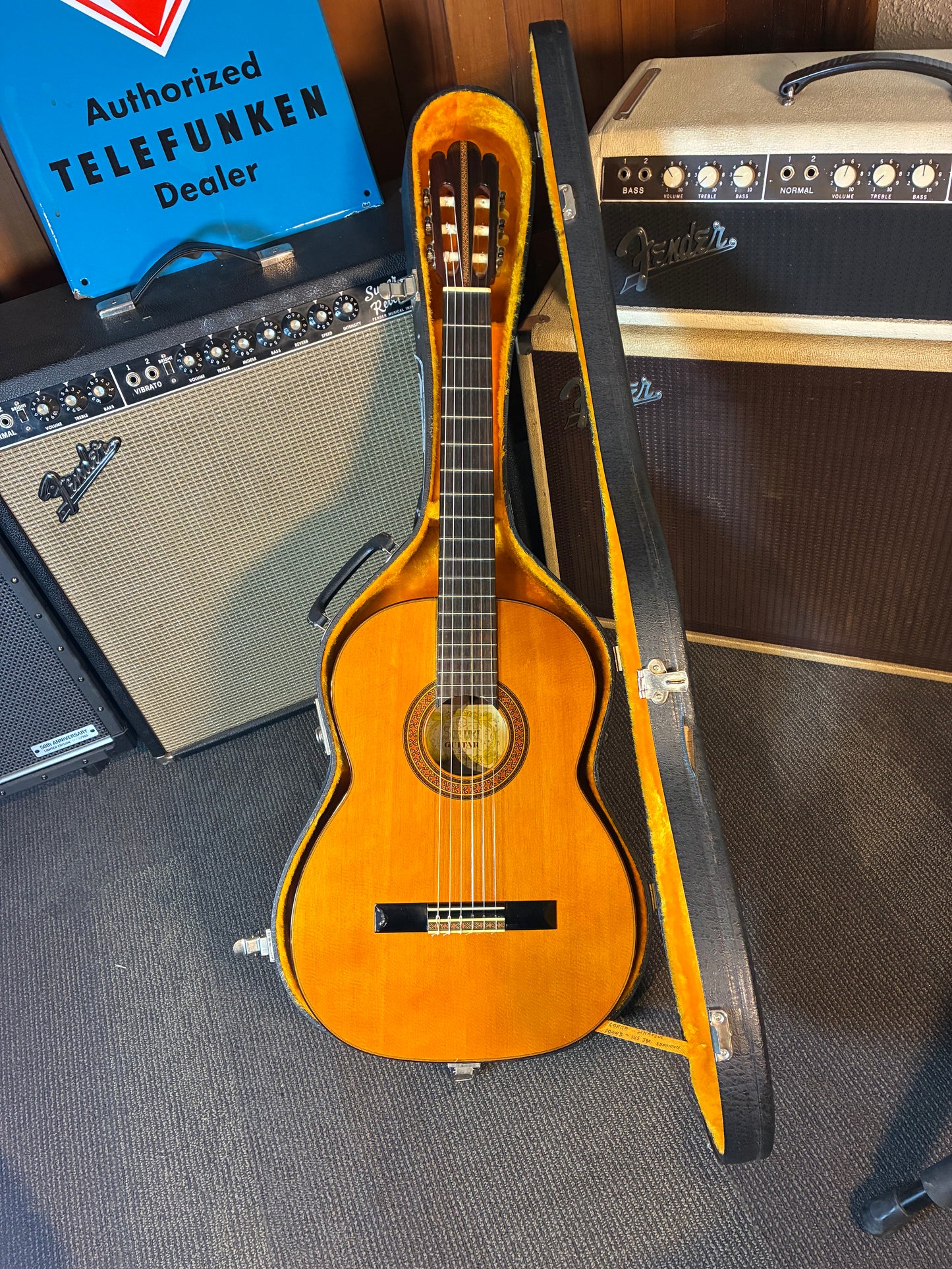 Suzuki No. S-2 Classical Guitar w/Case (Late 1960's - Early 1970's)