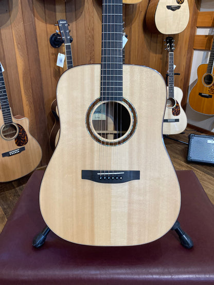 Lakewood D-32 Dreadnought Acoustic Guitar w/Case (Used)