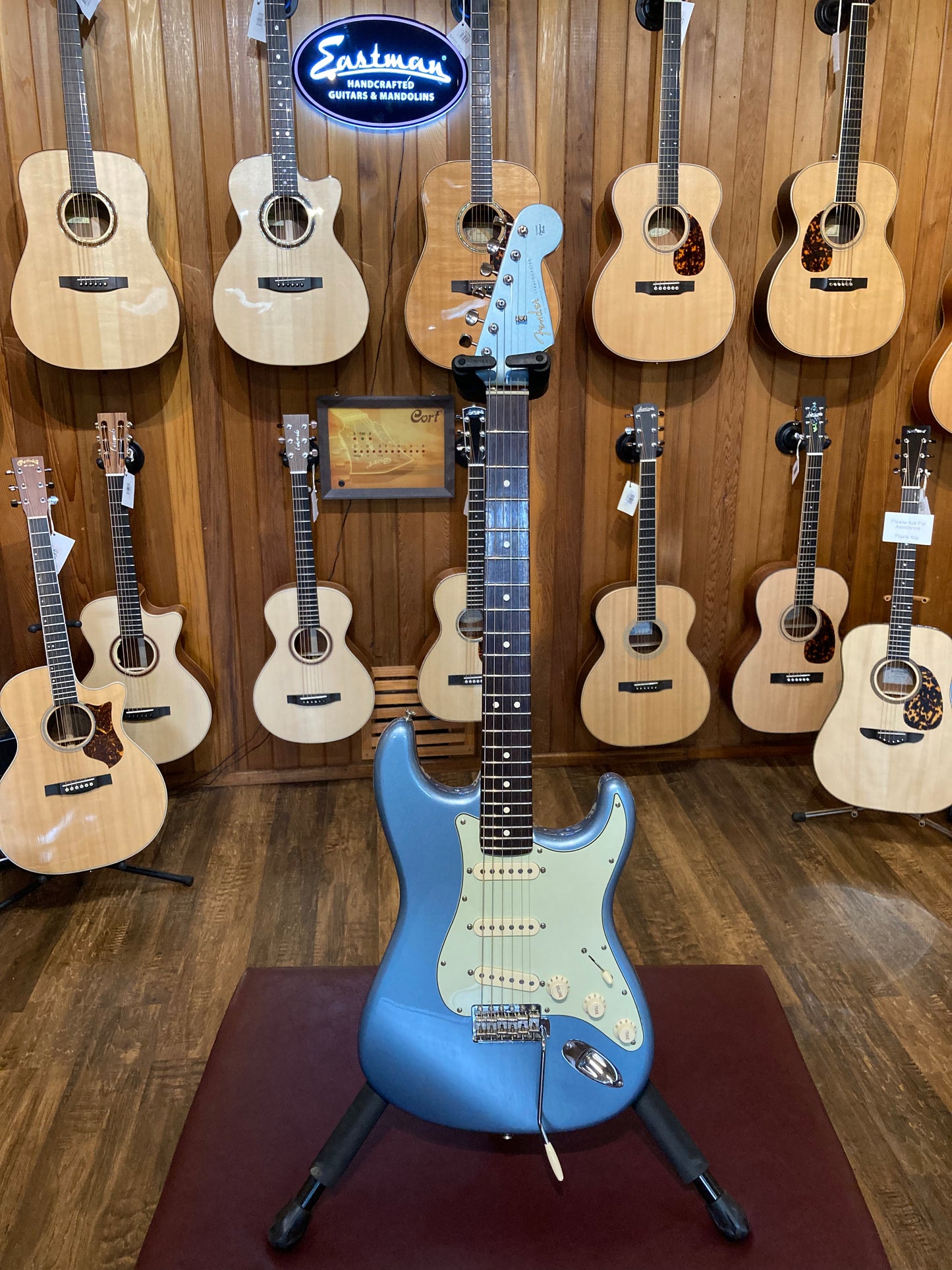 Fender FSR American Deluxe Vintage Player '62 Stratocaster w/Case - Ice Blue Metallic (2005)