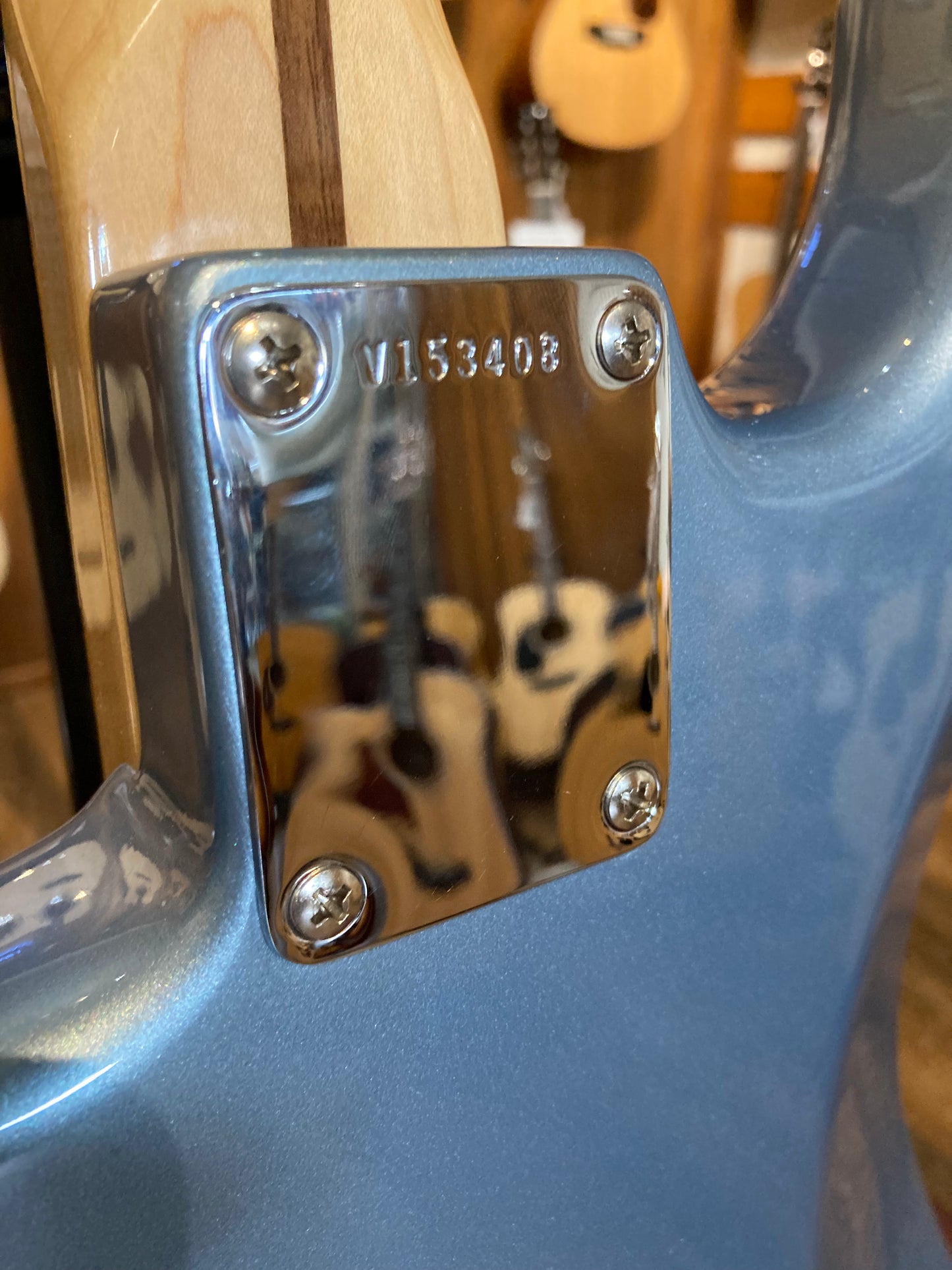 Fender FSR American Deluxe Vintage Player '62 Stratocaster w/Case - Ice Blue Metallic (2005)