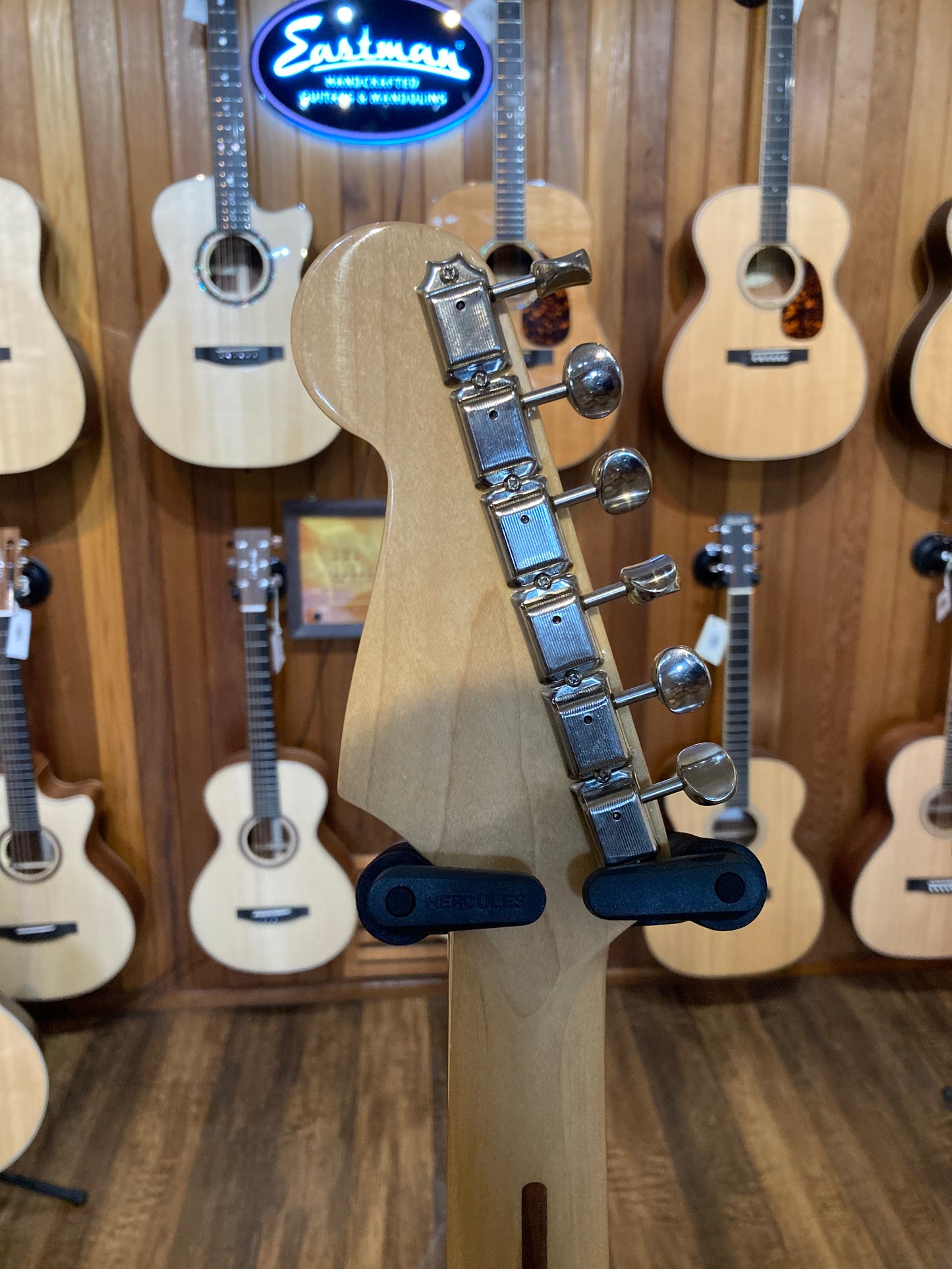 Fender FSR American Deluxe Vintage Player '62 Stratocaster w/Case - Ice Blue Metallic (2005)