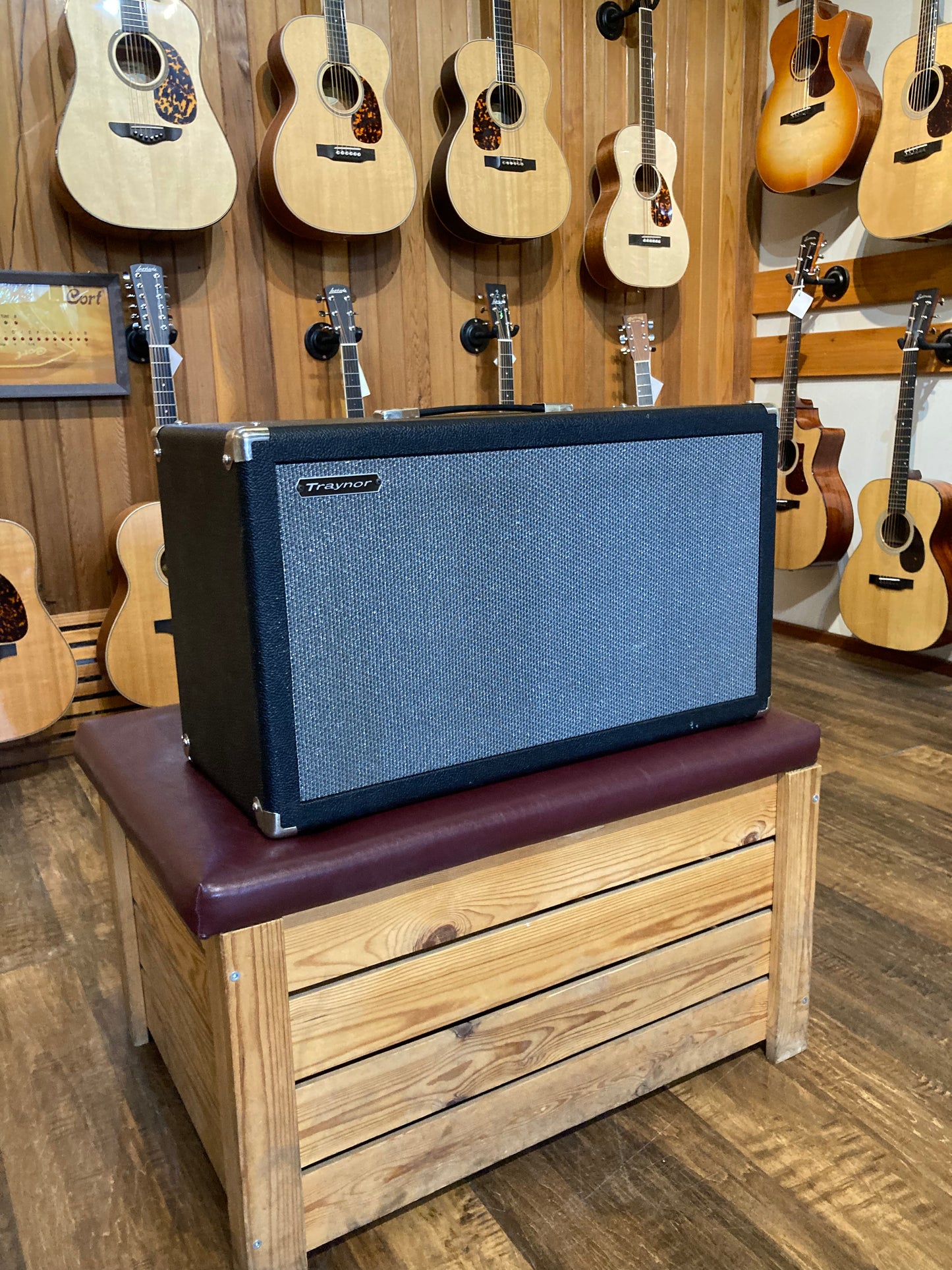 Traynor DHX210 2x10" Guitar Speaker Cabinet (Used)