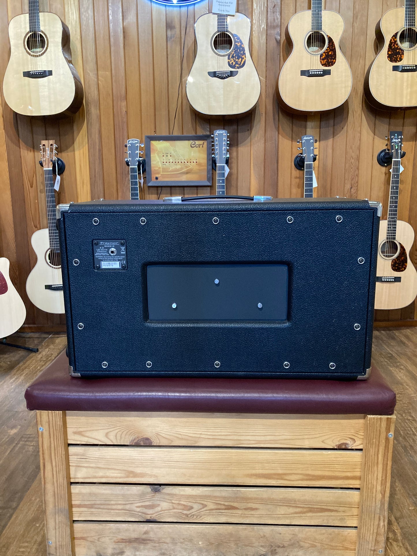Traynor DHX210 2x10" Guitar Speaker Cabinet (Used)