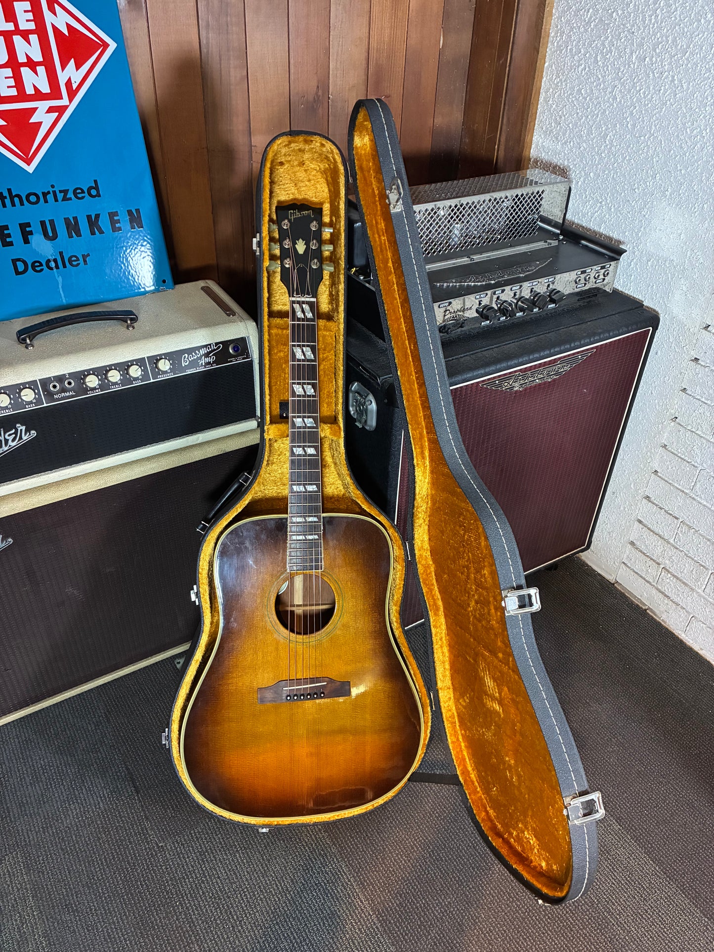 Gibson Hummingbird 90th Anniversary w/Case (1985)