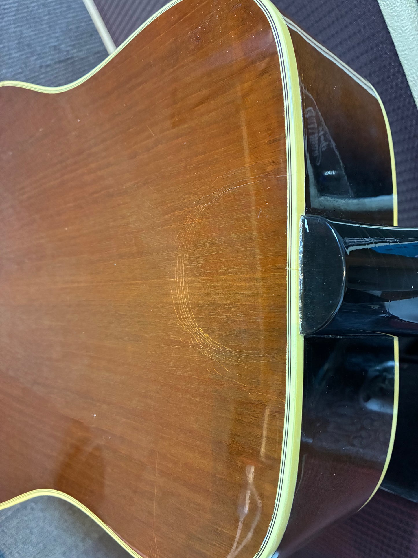 Gibson Hummingbird 90th Anniversary w/Case (1985)