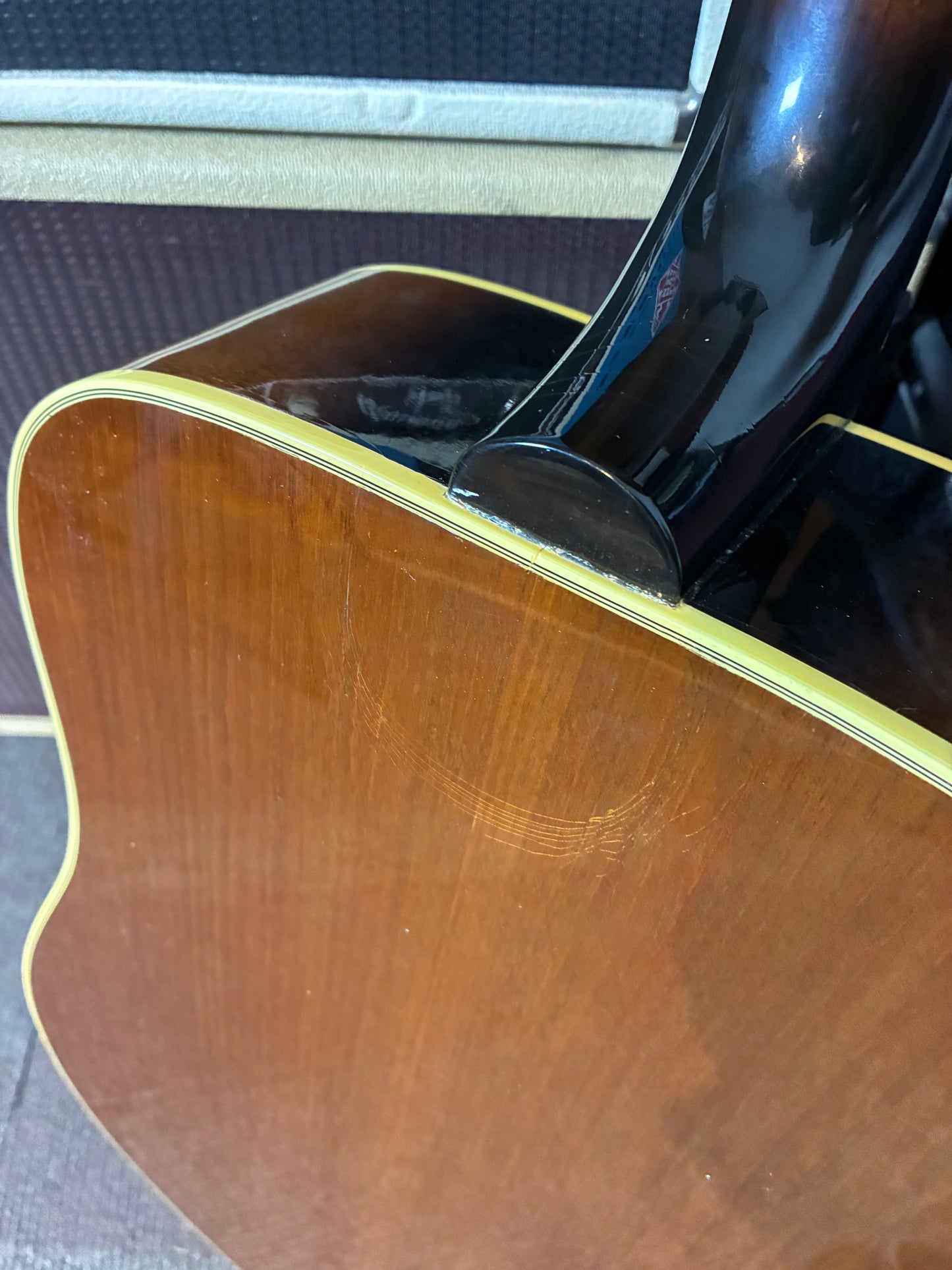 Gibson Hummingbird 90th Anniversary w/Case (1985)