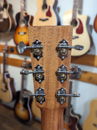 Larrivée D-40 Special Edition Acoustic Guitar w/Case