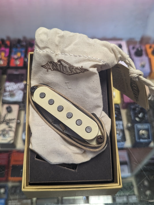 Seymour Duncan Antiquity II Surfer Strat Neck Pickup - Aged White (Used)