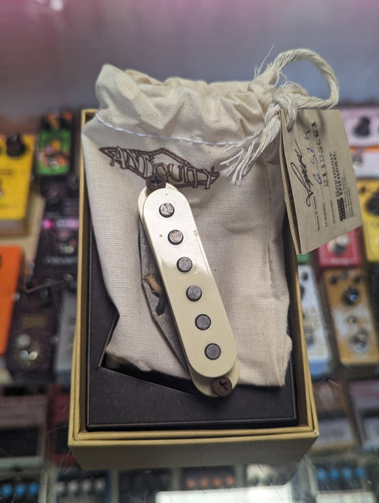 Seymour Duncan Antiquity II Surfer Strat Rw/RP Middle Pickup - Aged White (Used)