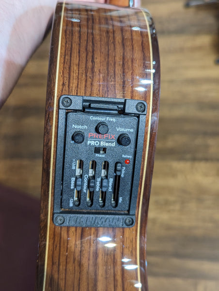 Alhambra 5P CT Cutaway Classical Guitar w/Fishman Pickup & Gig Bag