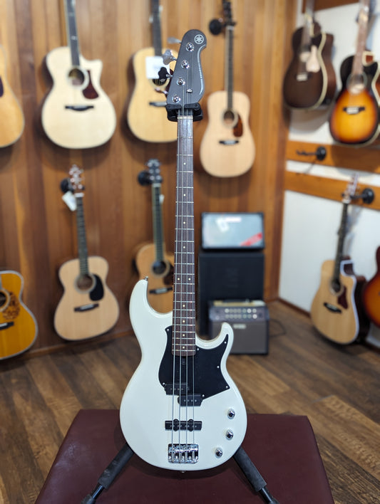 Yamaha BB234 4 String Electric Bass - Vintage White (Used)