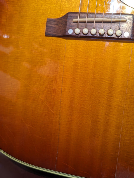 Gibson Hummingbird Acoustic Guitar w/Case - Heritage Cherry Sunburst (2000)