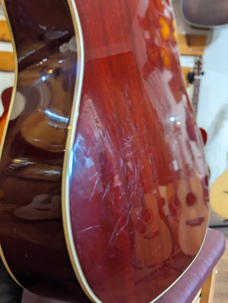 Gibson Hummingbird Acoustic Guitar w/Case - Heritage Cherry Sunburst (2000)