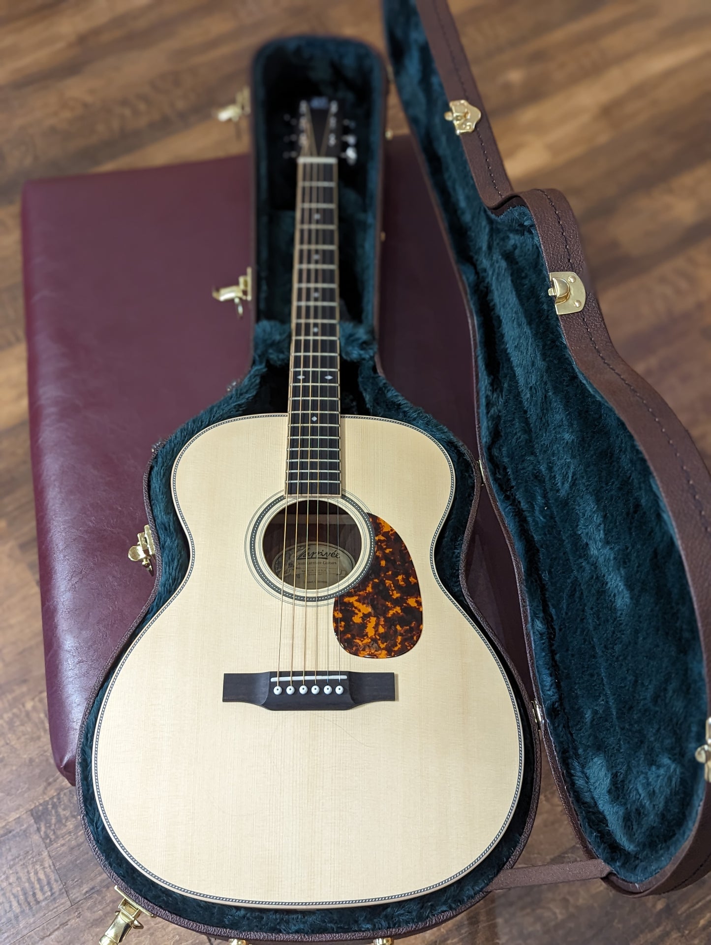 Larrivée OM-40WL Walnut/Moonspruce Acoustic Guitar w/Case (2021)